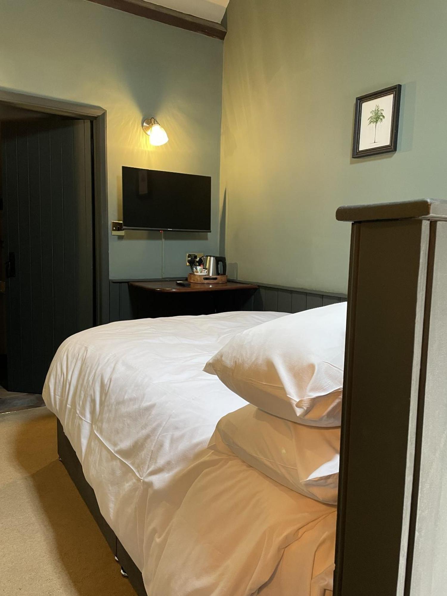 The Plume Of Feathers 3* Farnham (Surrey)